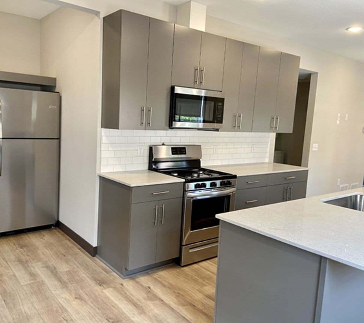 Minneapolis Apartment: 616 12th Ave SE