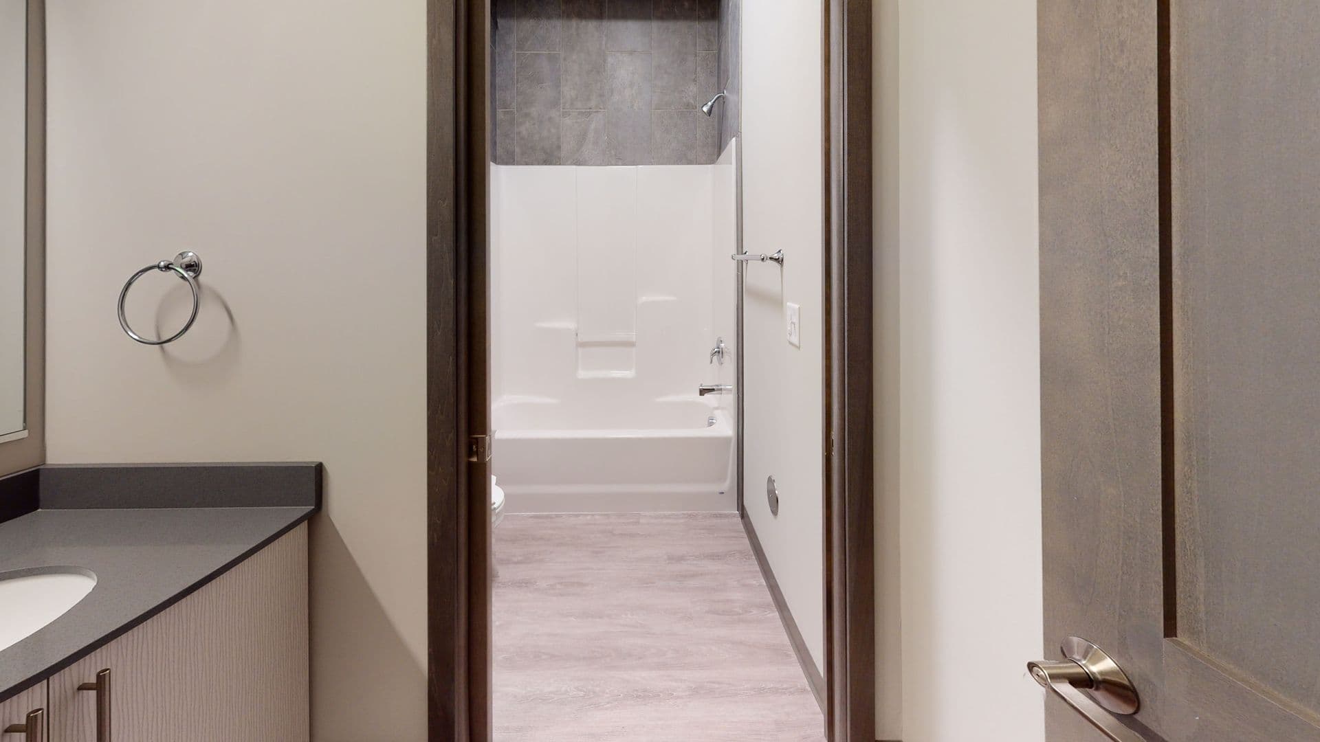 Minneapolis Apartment: 2622 Essex St SE