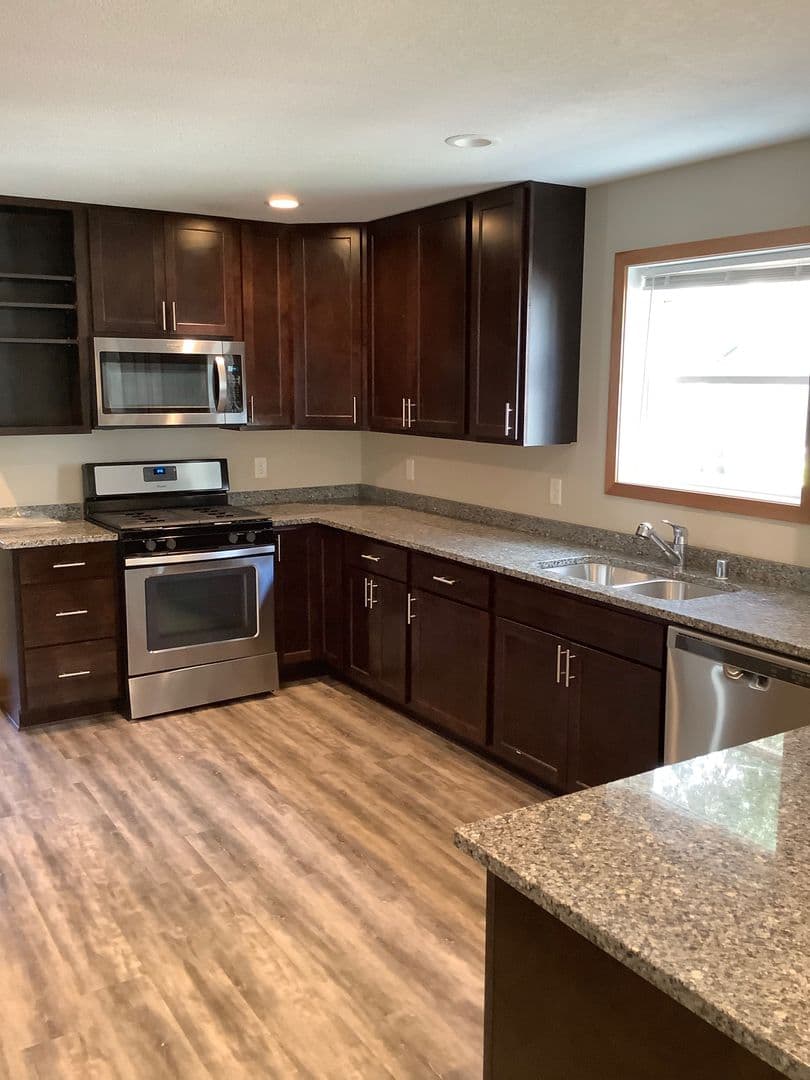 Minneapolis Apartment: 1519 Rollins Ave SE