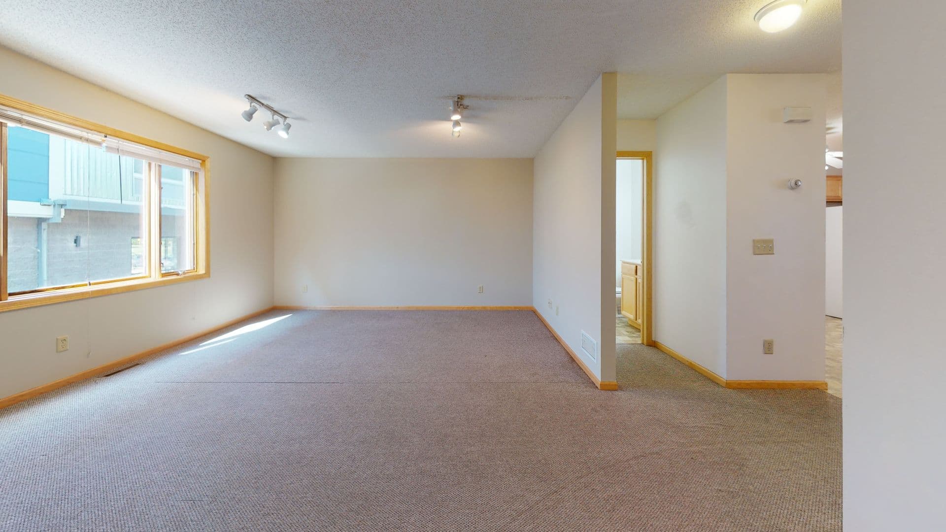 Minneapolis Apartment: 412 4th St SE #101-104
