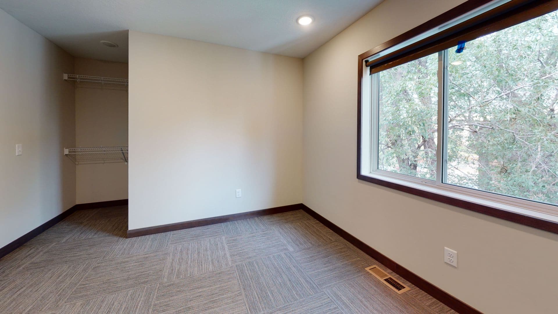 Minneapolis Apartment: 805-811 12th Ave SE