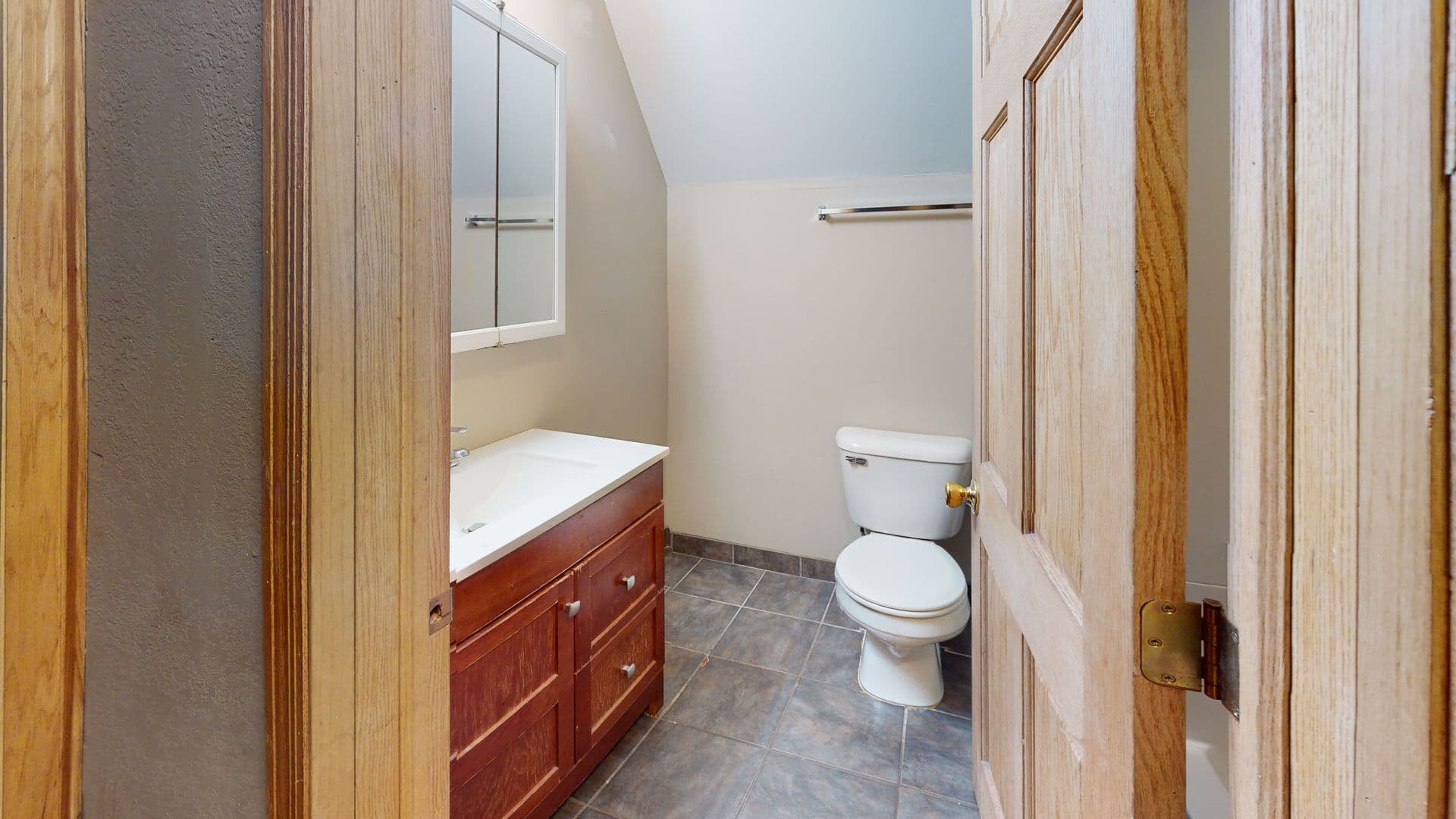 Minneapolis Apartment: 520 12th Ave SE