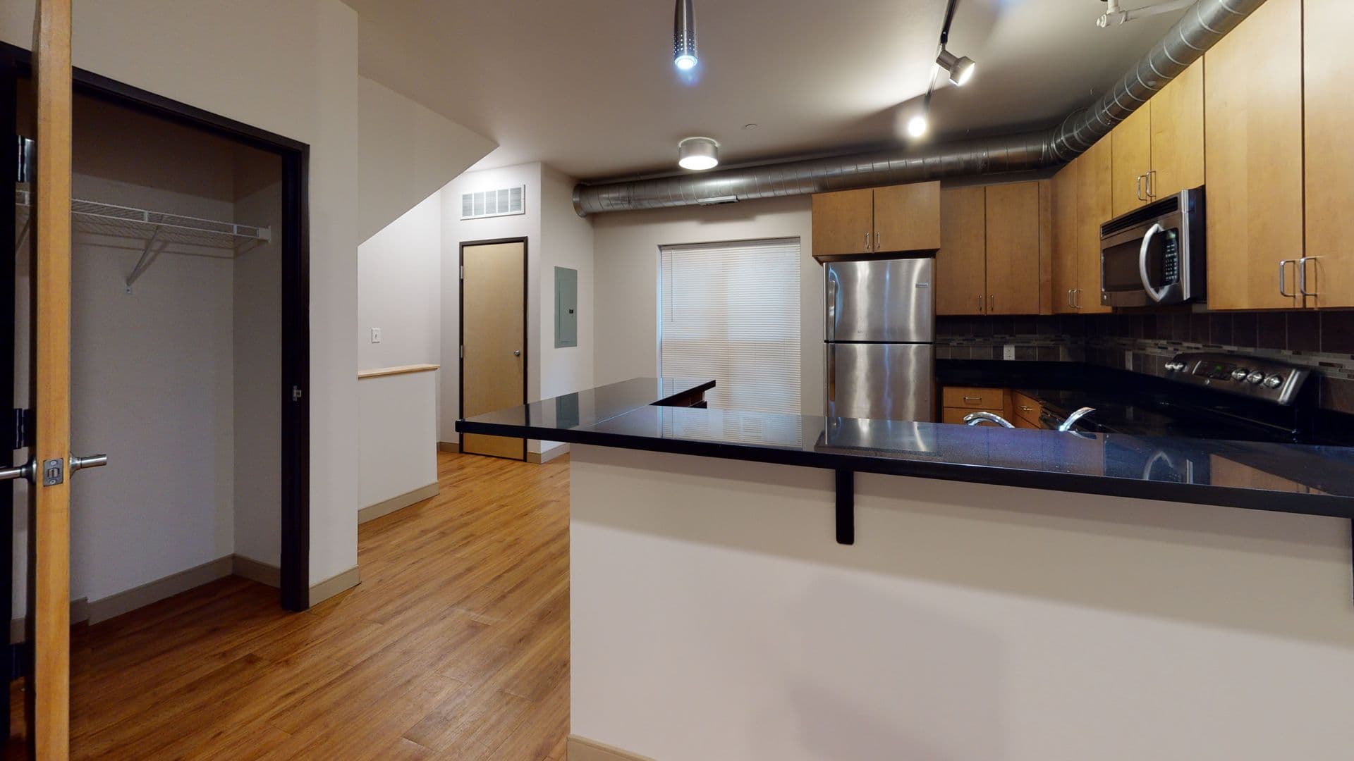 Minneapolis Apartment: 1011 & 1015 4th St SE