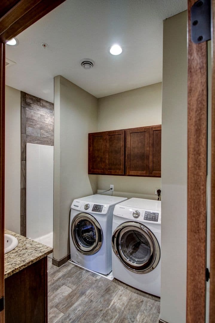 Minneapolis Apartment: 1208 Como Ave SE