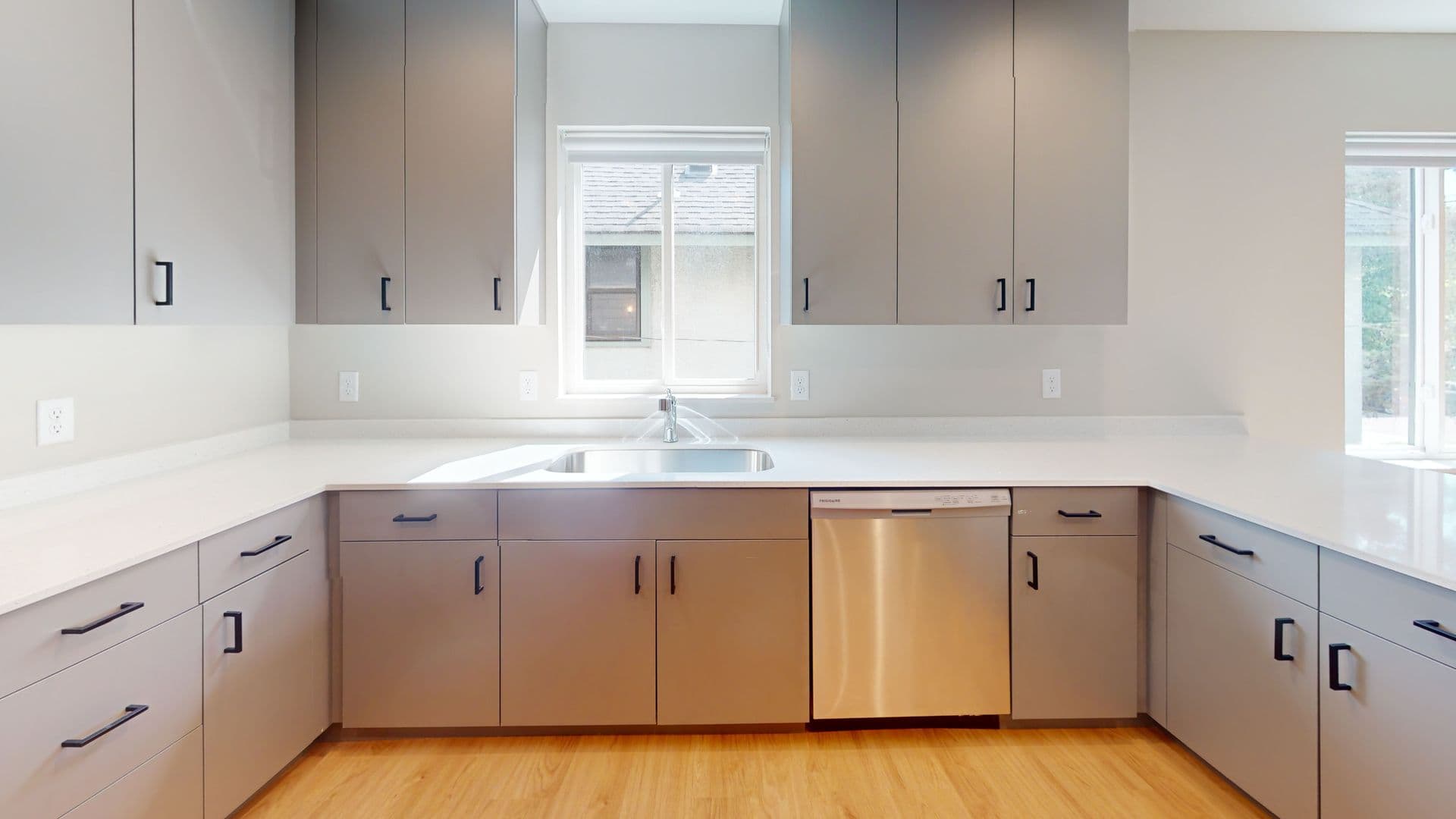 Minneapolis Apartment: 1215 8th St SE
