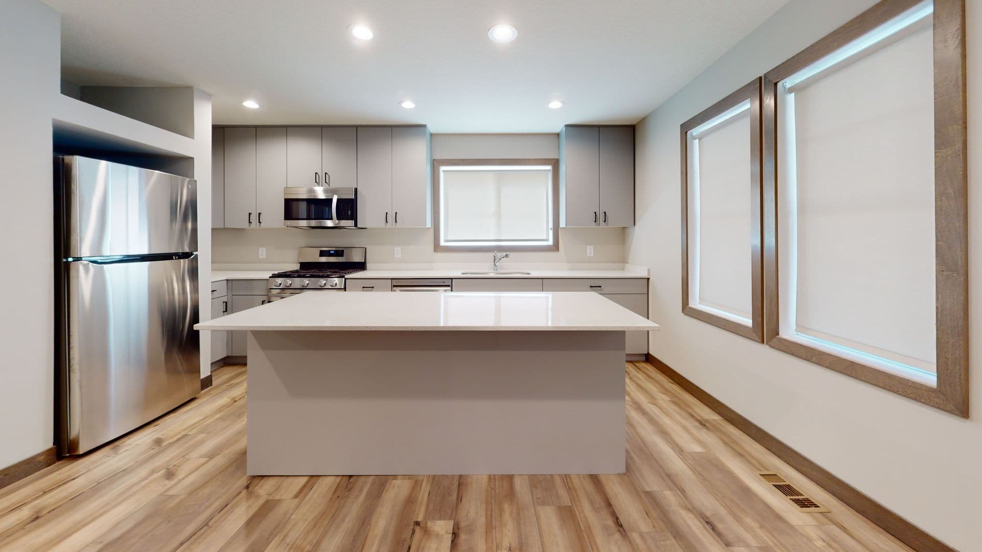 Minneapolis Apartment: 1042 20th Ave SE