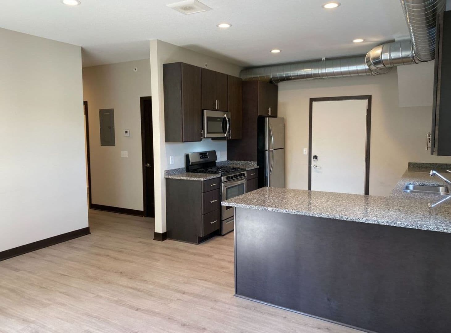 Minneapolis Apartment: 712 4th St SE