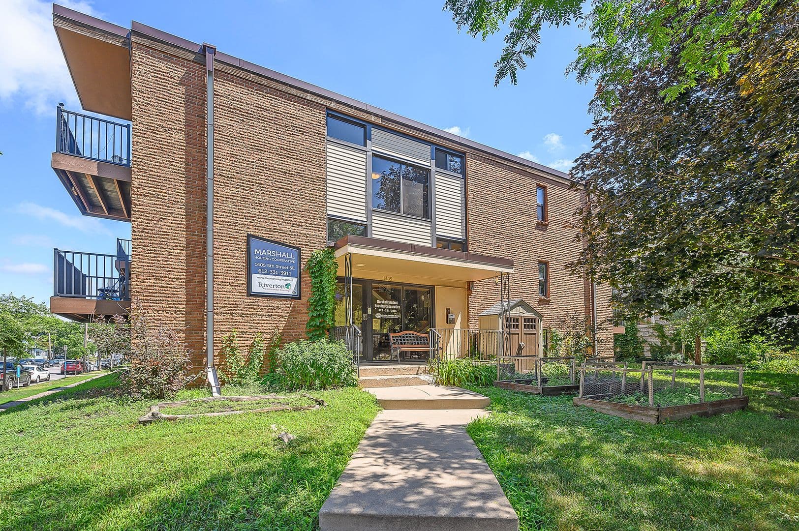 Minneapolis Apartment: 1405 5th St SE