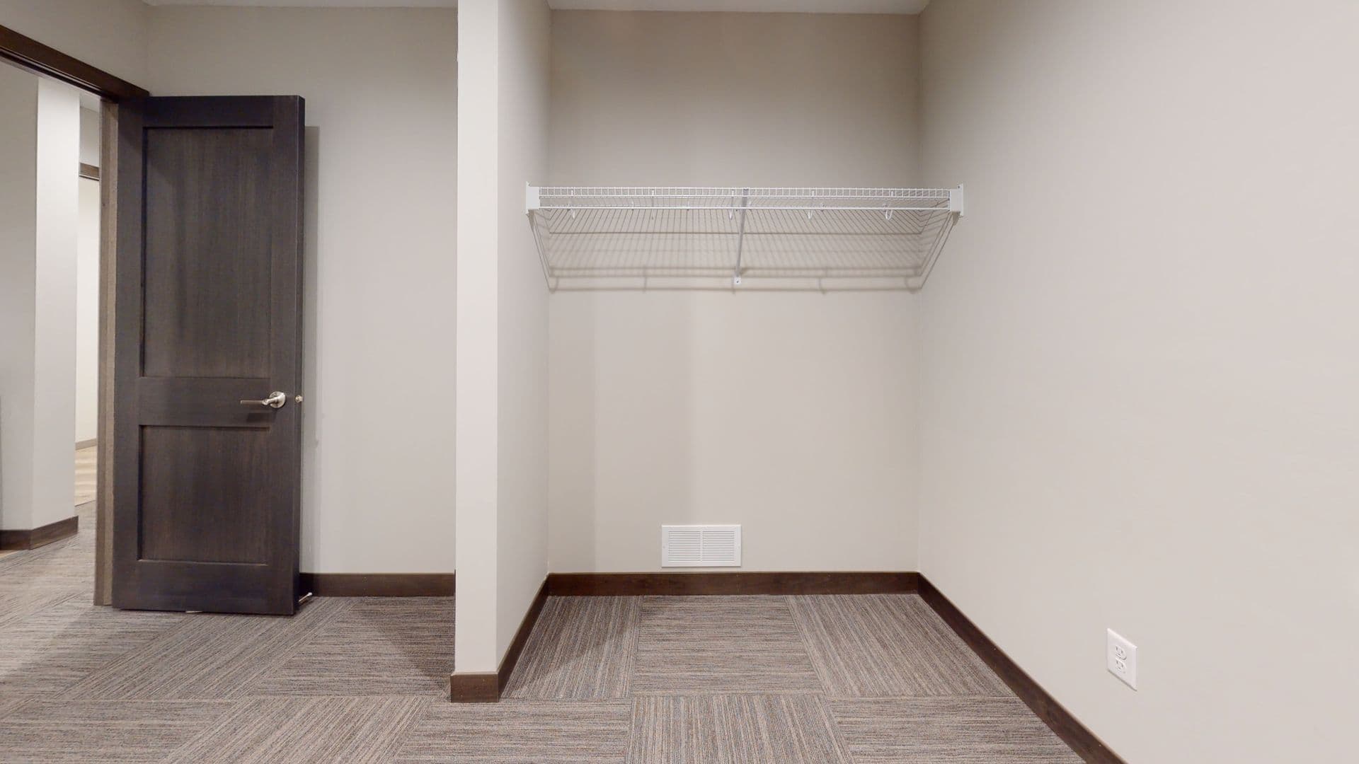 Minneapolis Multiplex: 1125 8th St SE #2