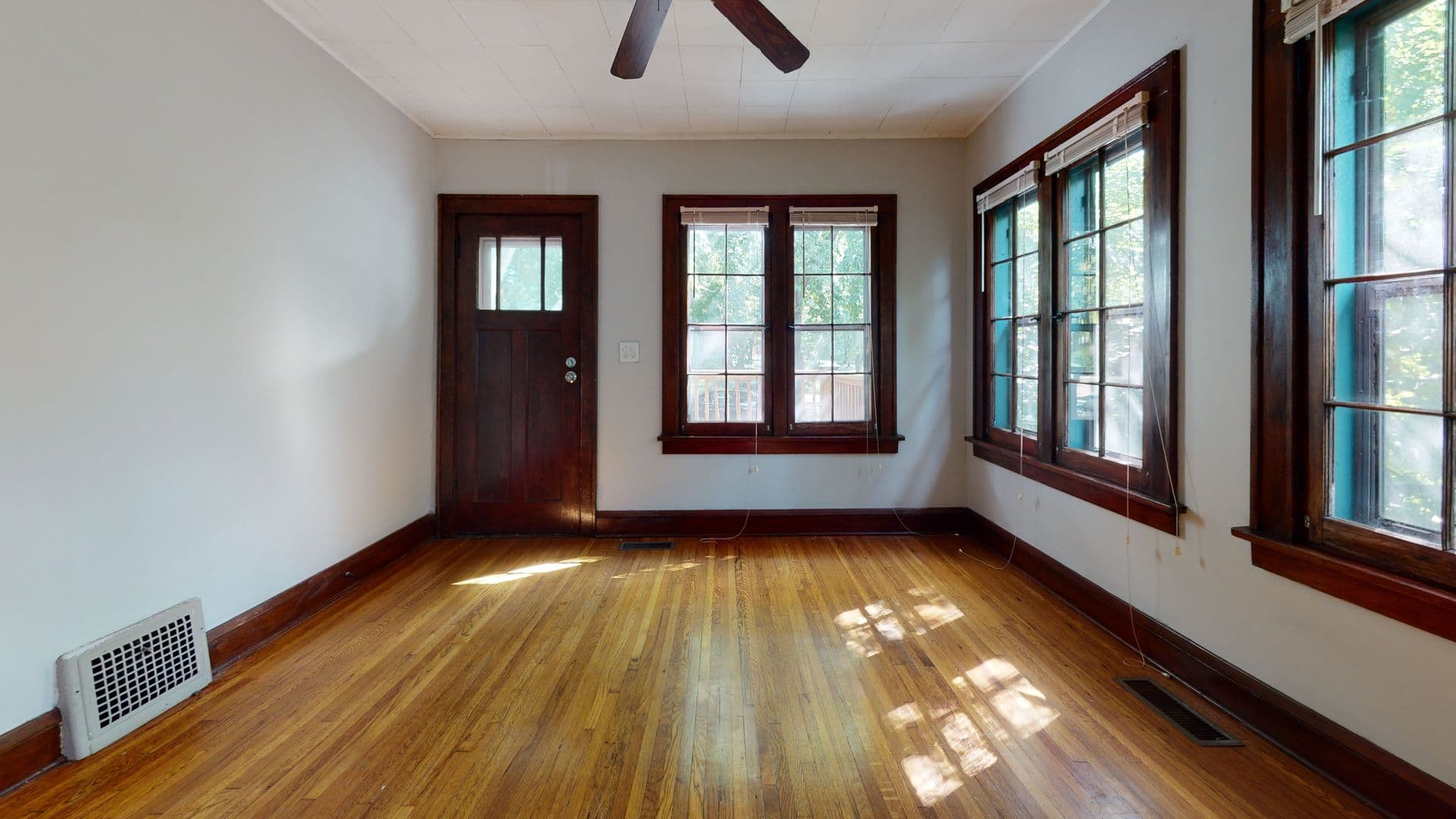 Minneapolis House: 1015 27th Ave SE