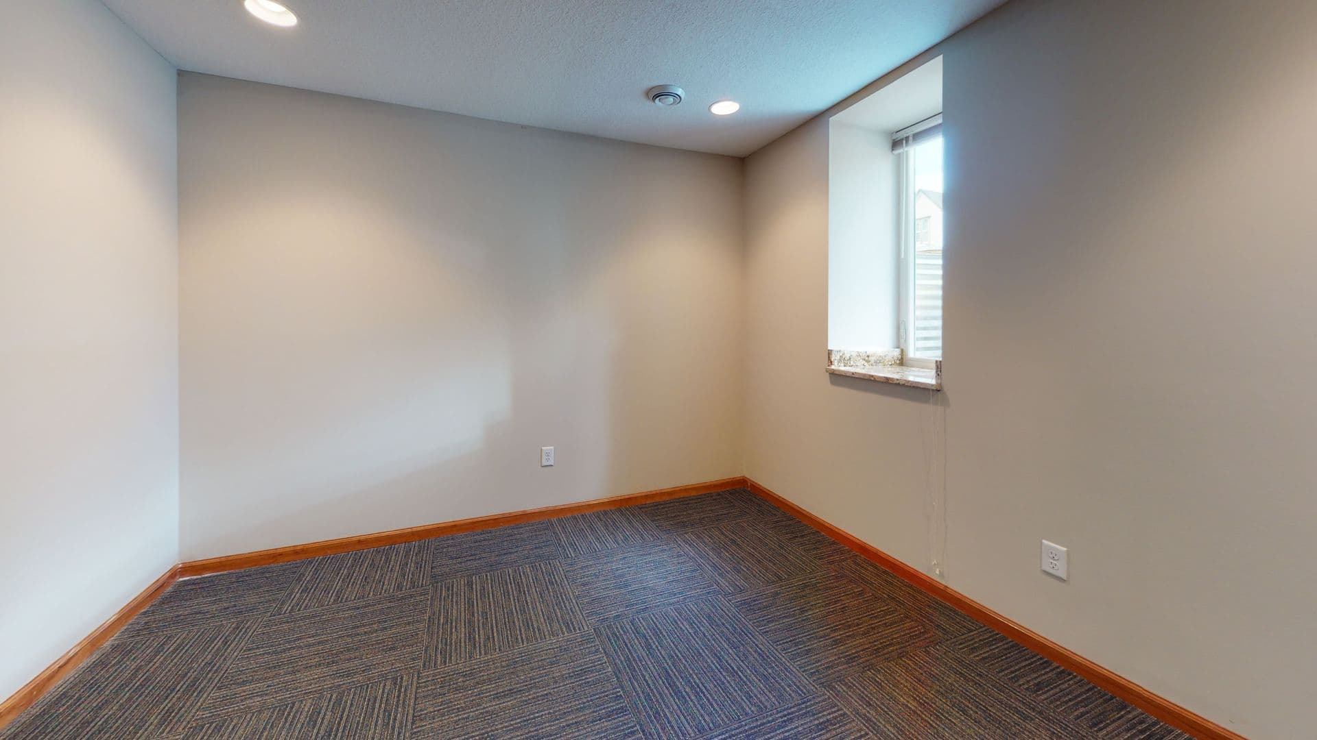 Minneapolis Apartment: 1018 16th Ave SE