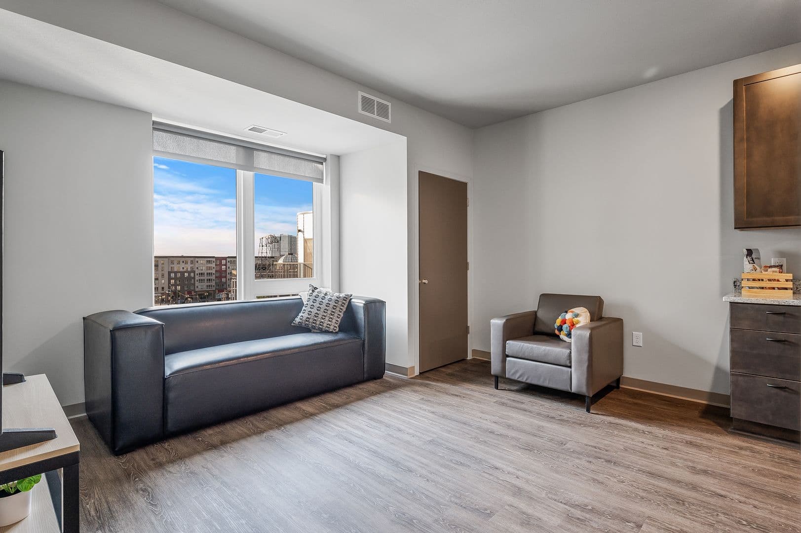 Minneapolis Apartment: 1307 4th Street SE