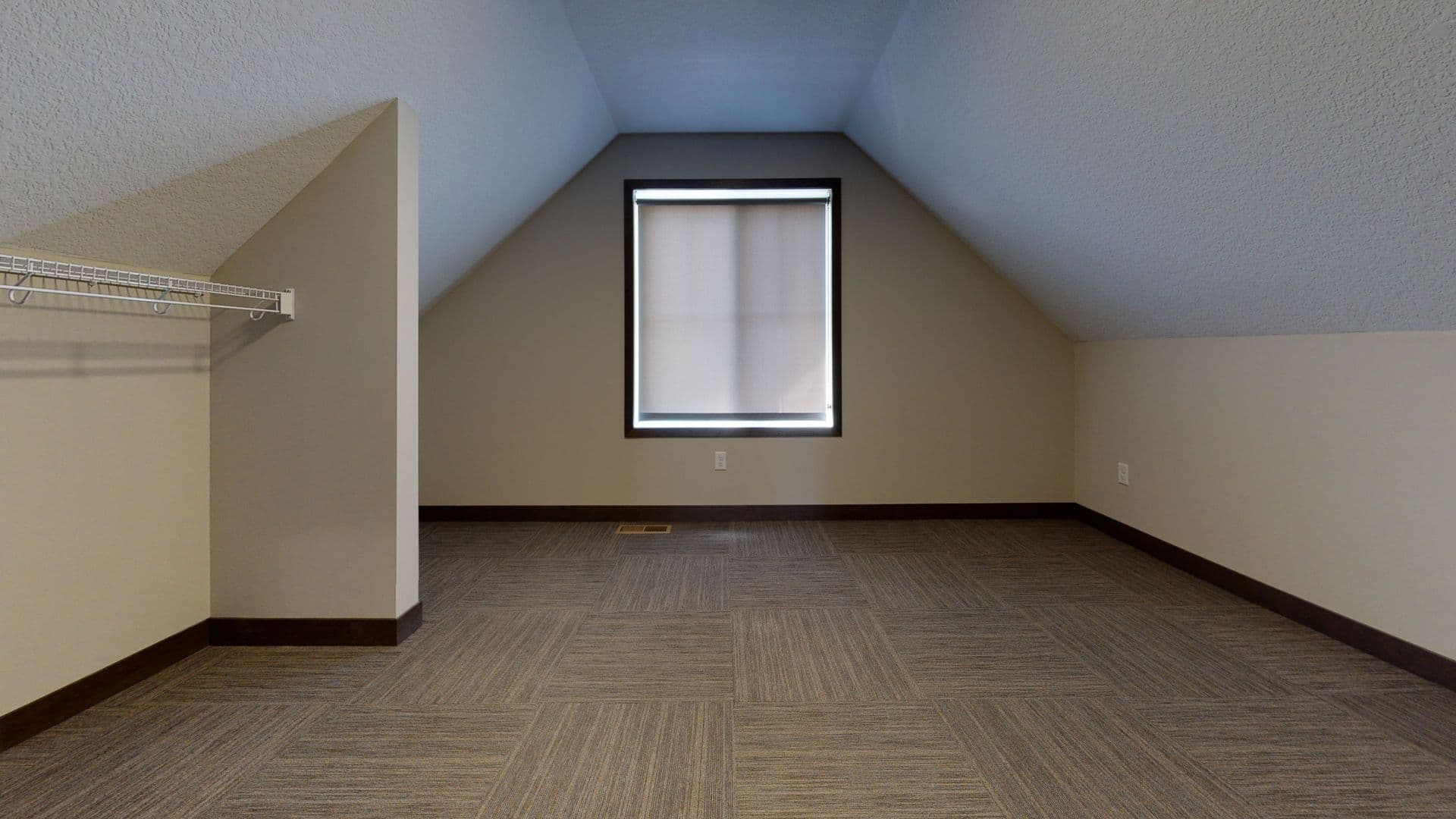 Minneapolis Apartment: 1022 12th Ave SE