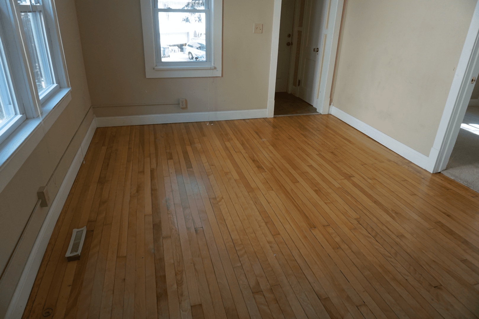 Minneapolis House: 939 Weeks Ave SE