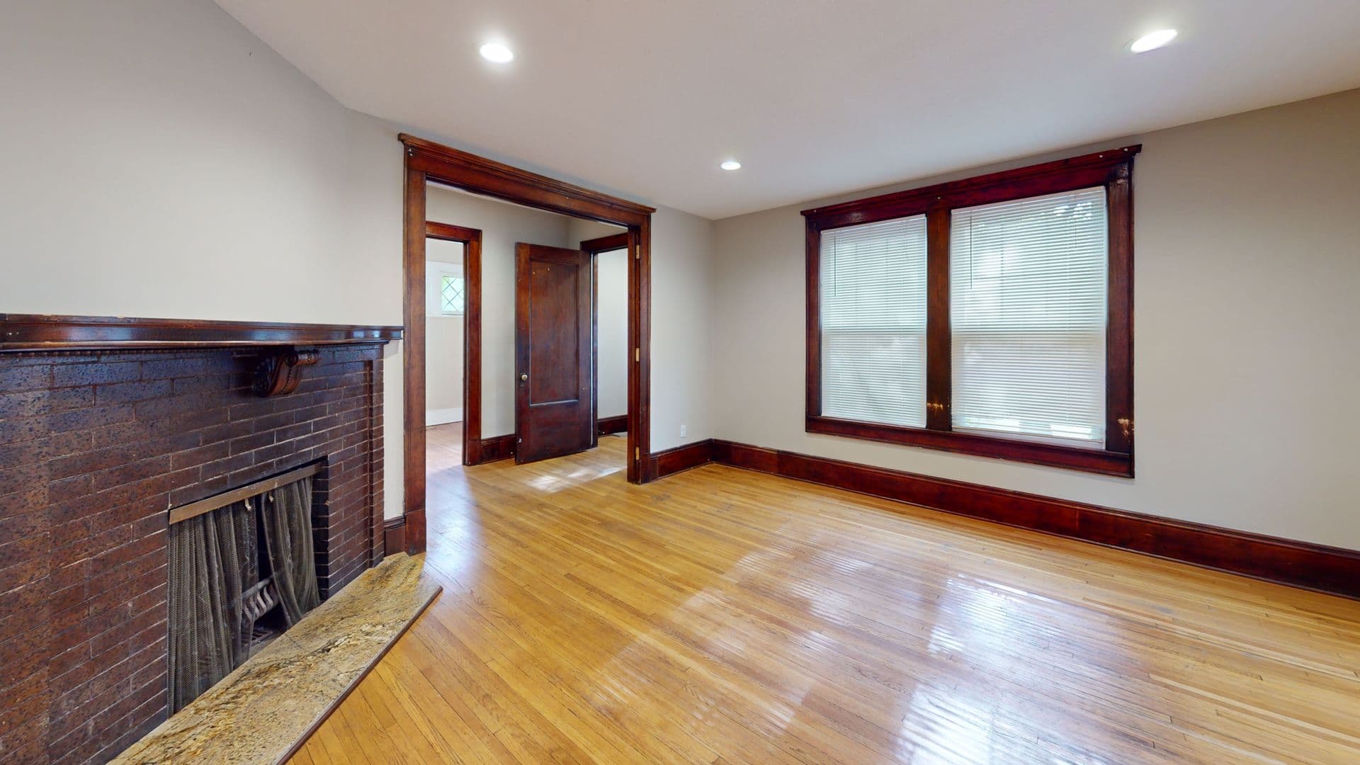 Minneapolis House: 307 5th Ave SE