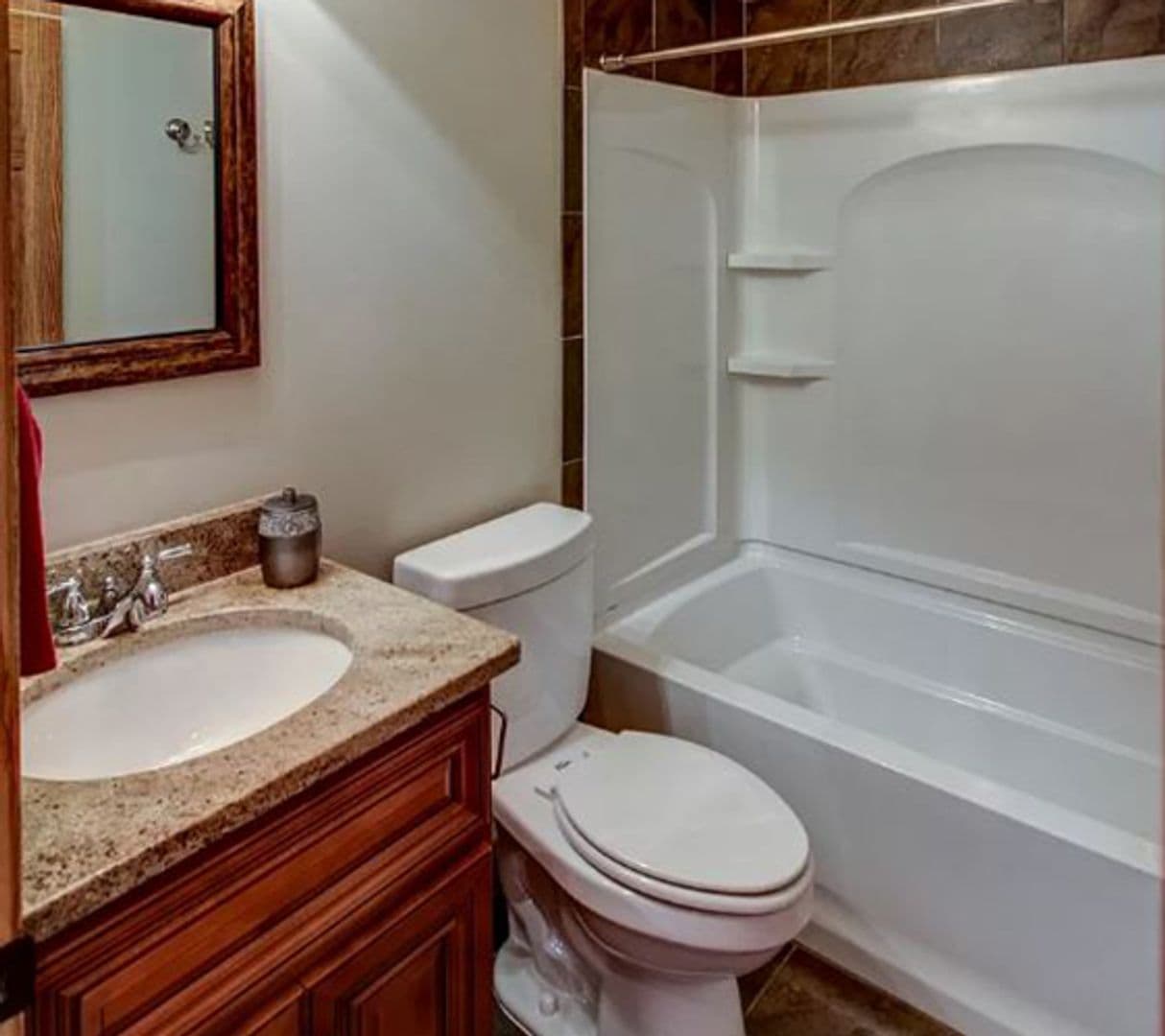 Minneapolis Apartment: 913 22nd Ave SE