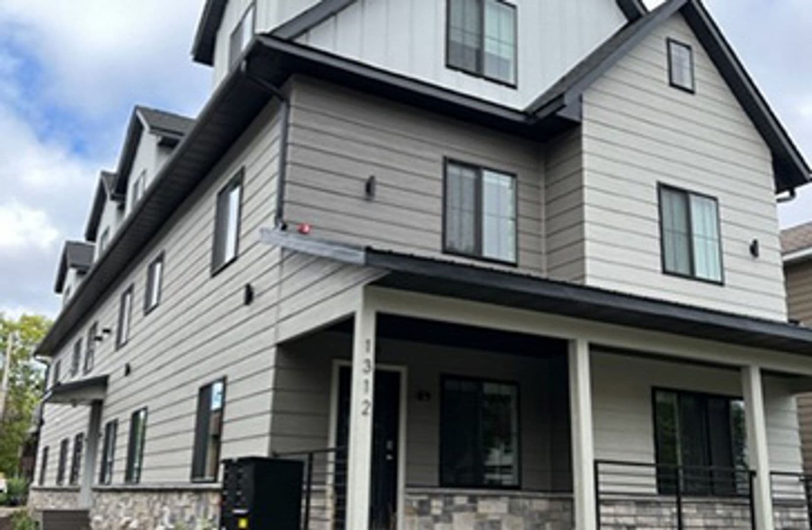 Minneapolis Apartment: 1312 8th St SE