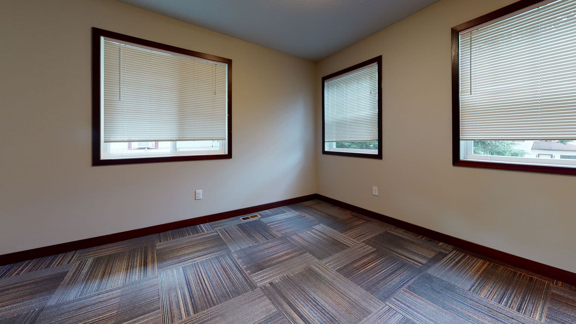 Minneapolis Multiplex: 408-410 8th St SE