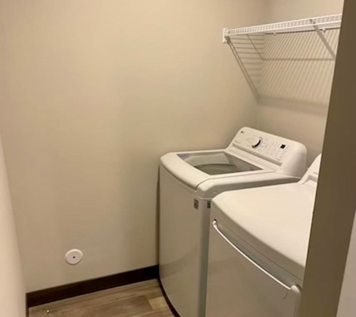 Minneapolis Apartment: 716 12th Ave SE