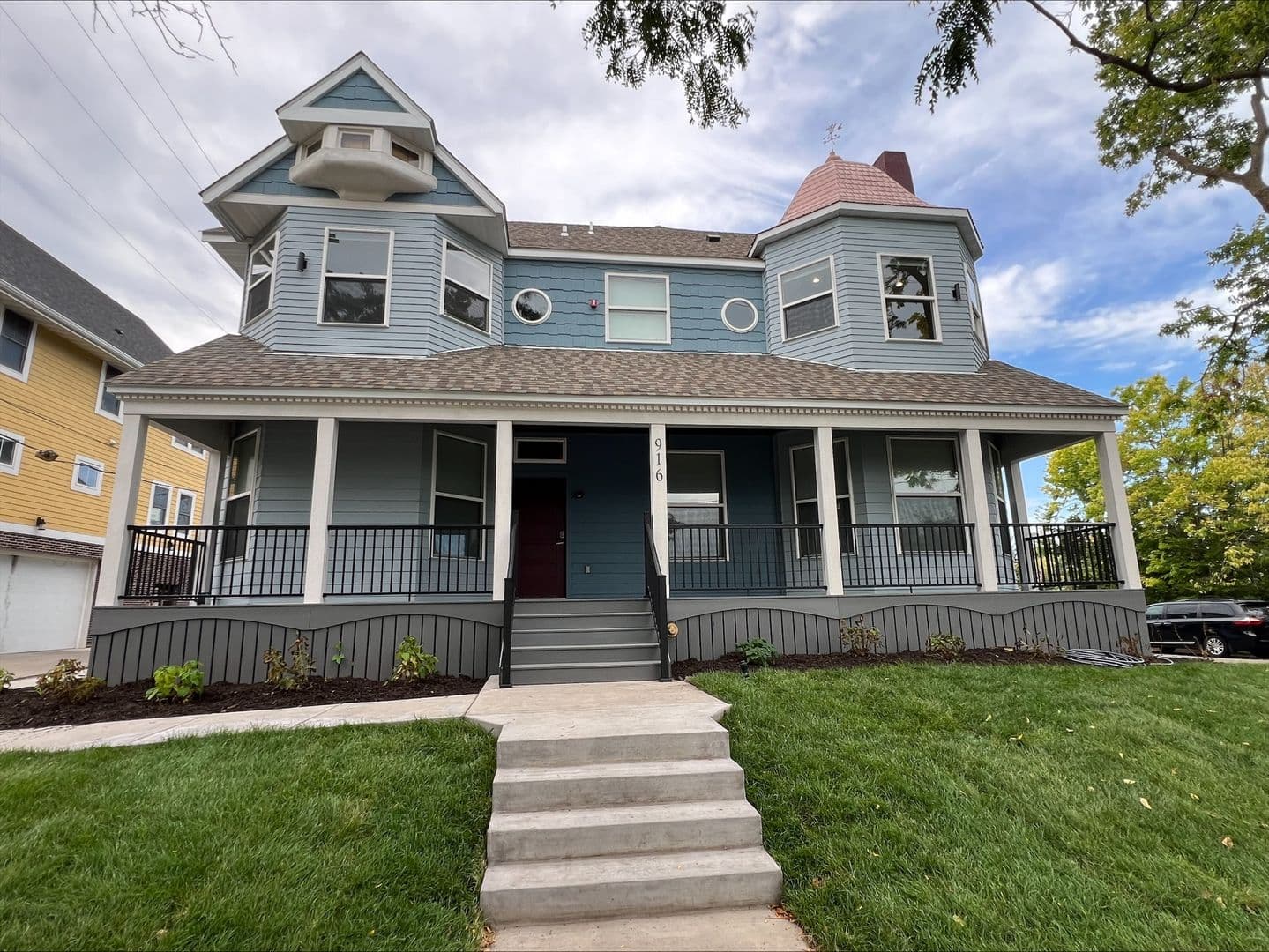 Minneapolis Apartment: 916 6th St SE
