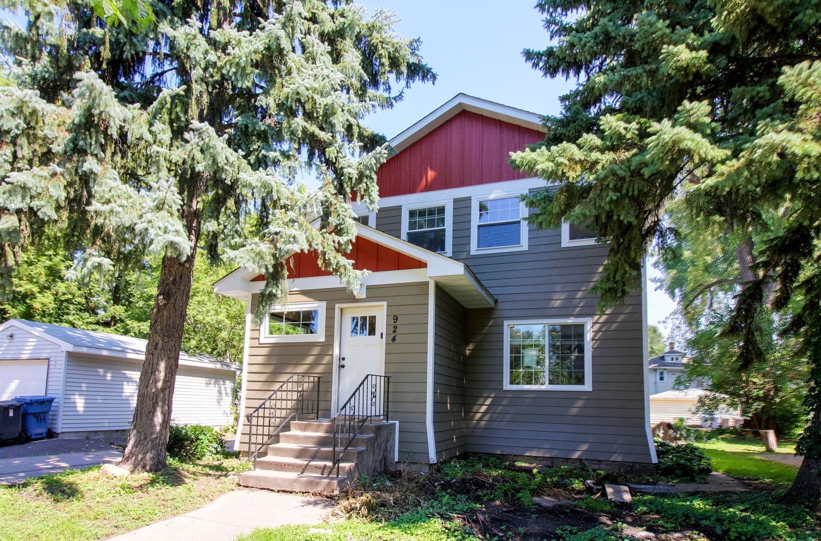 Minneapolis House: 924 18th Ave SE