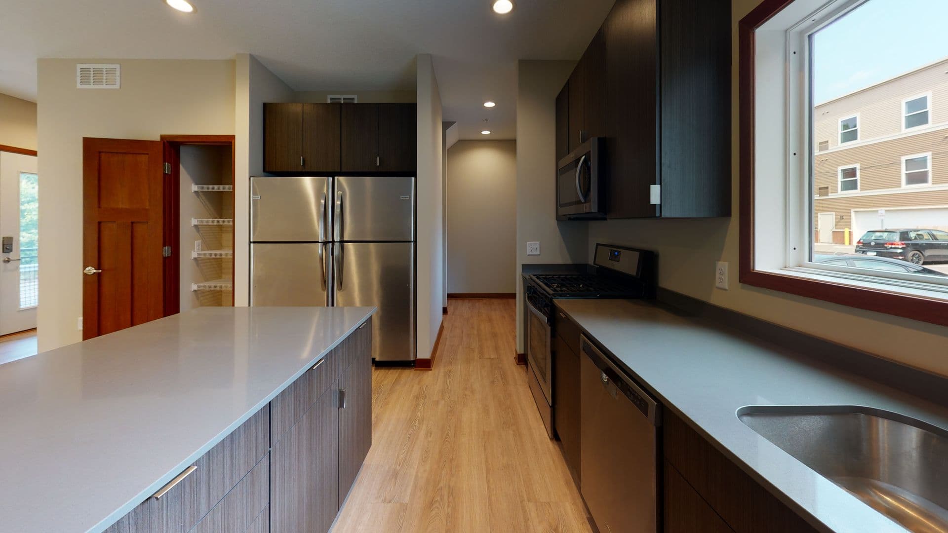 Minneapolis Apartment: 923 6th St SE