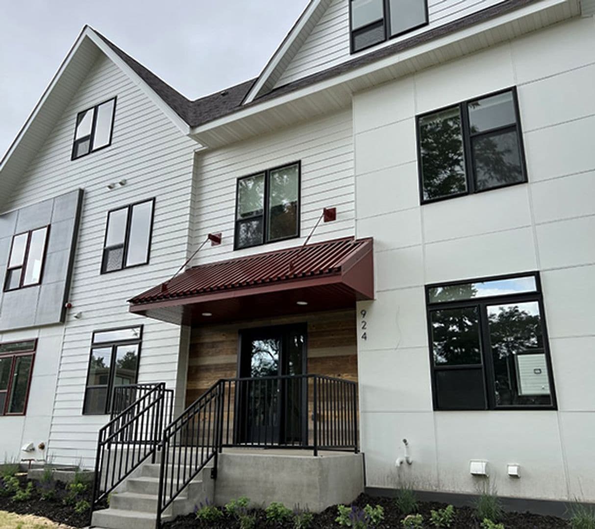 Minneapolis Apartment: 619 10th Ave SE