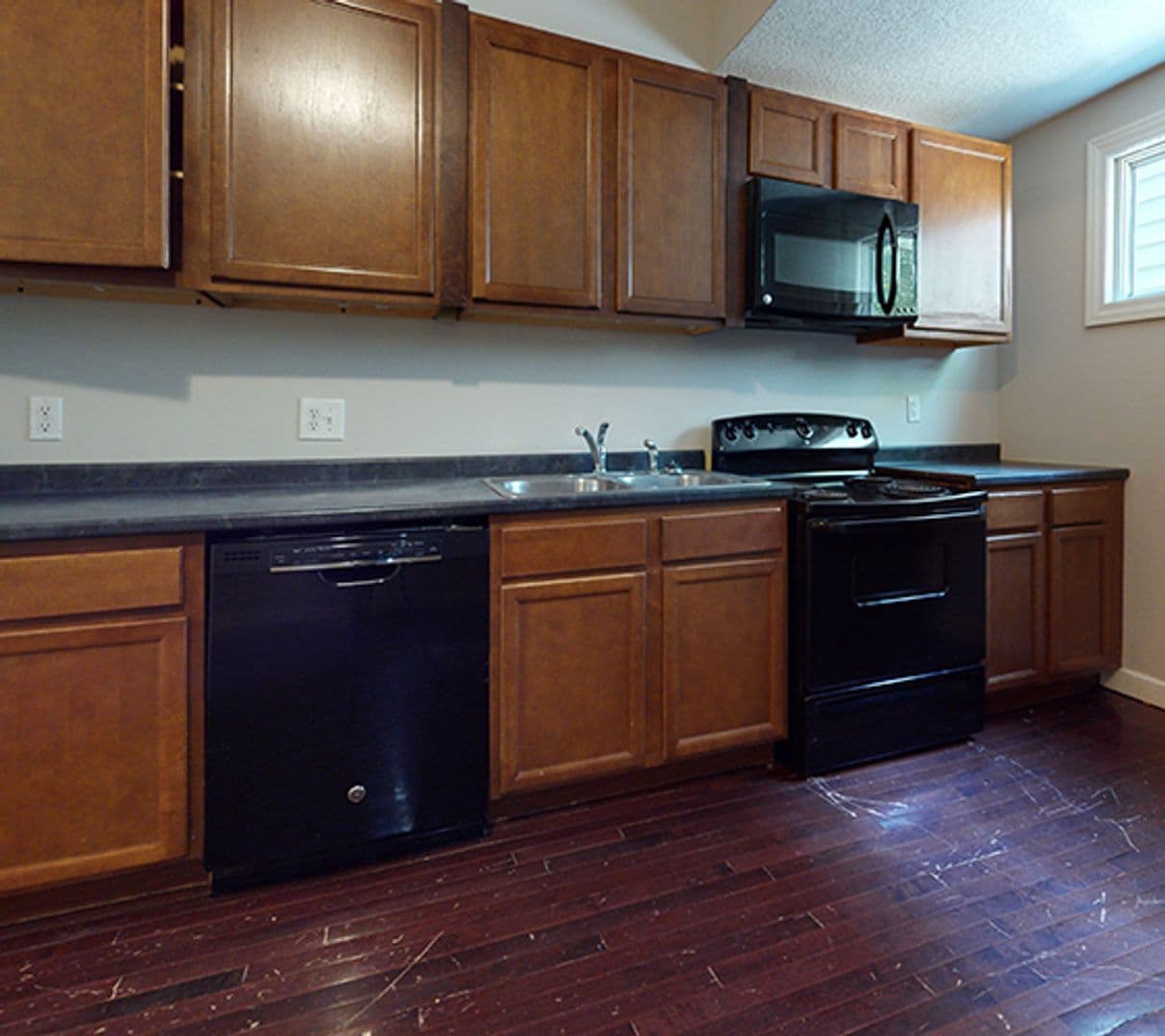Minneapolis Apartment: 520 12th Ave SE