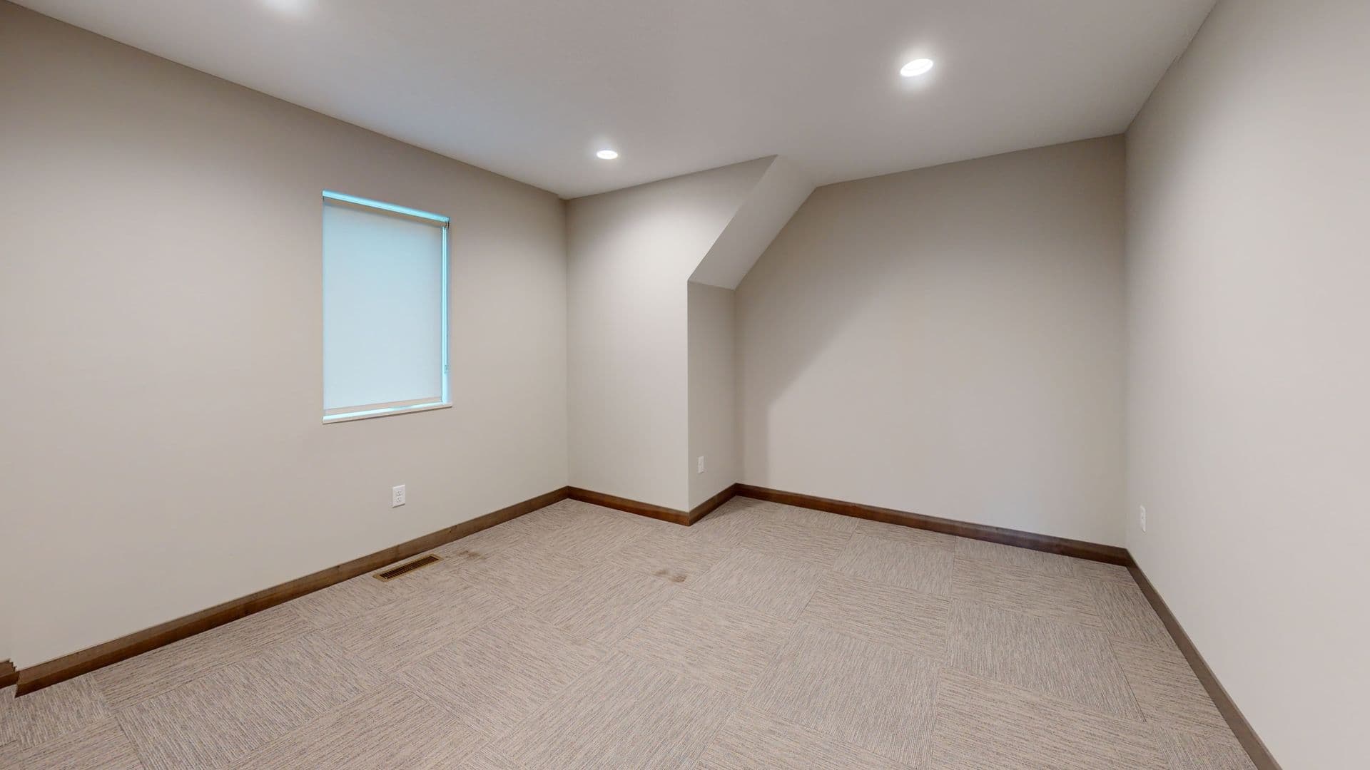Minneapolis Apartment: 1215 8th St SE
