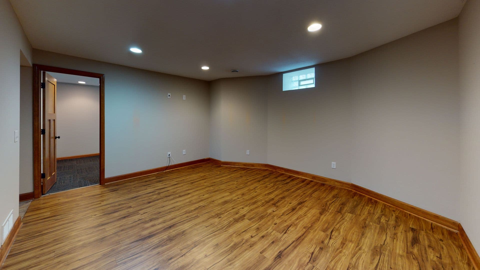 Minneapolis Apartment: 1018 16th Ave SE