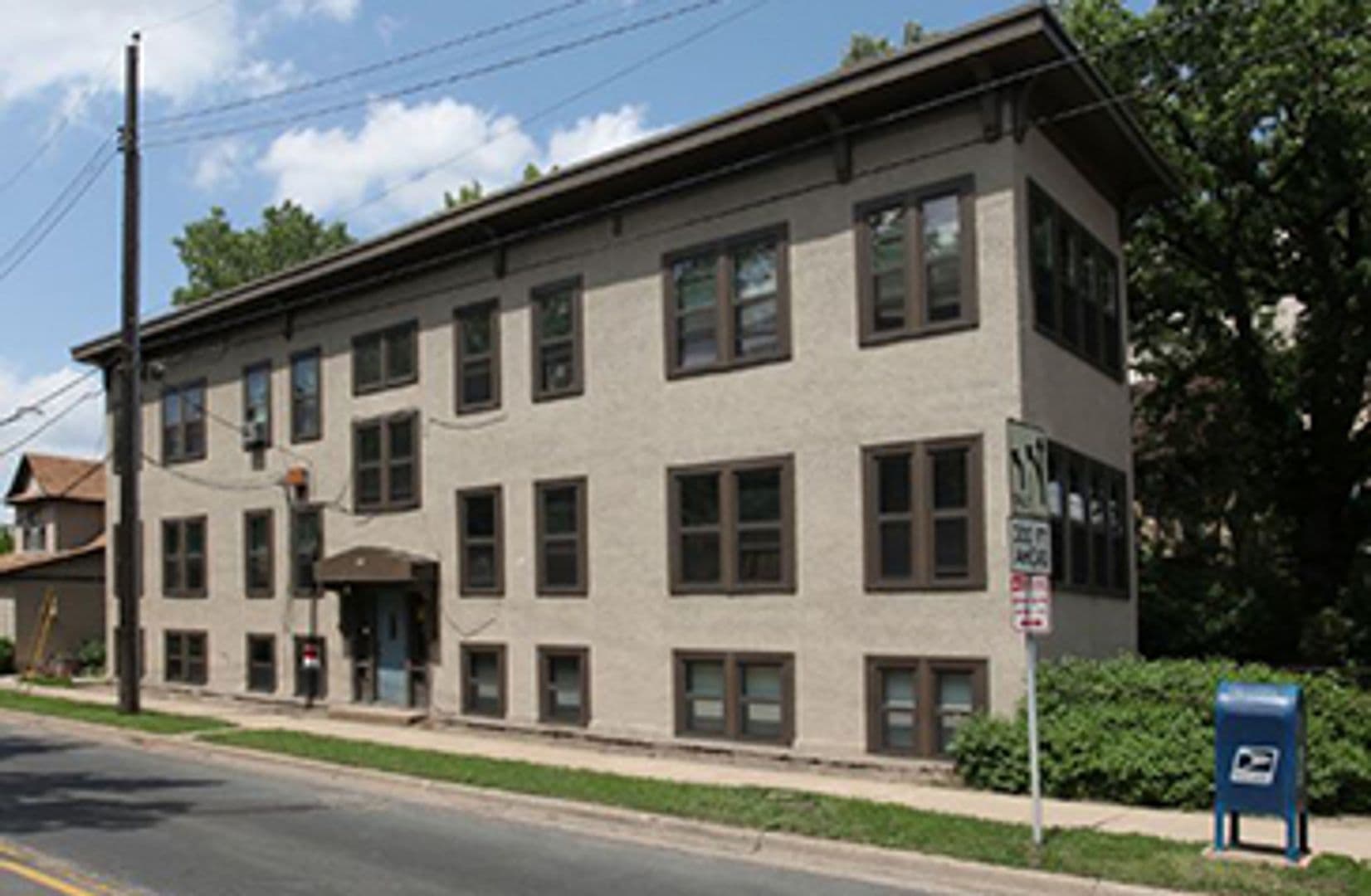 Minneapolis Apartment: 1319 Franklin Ave SE