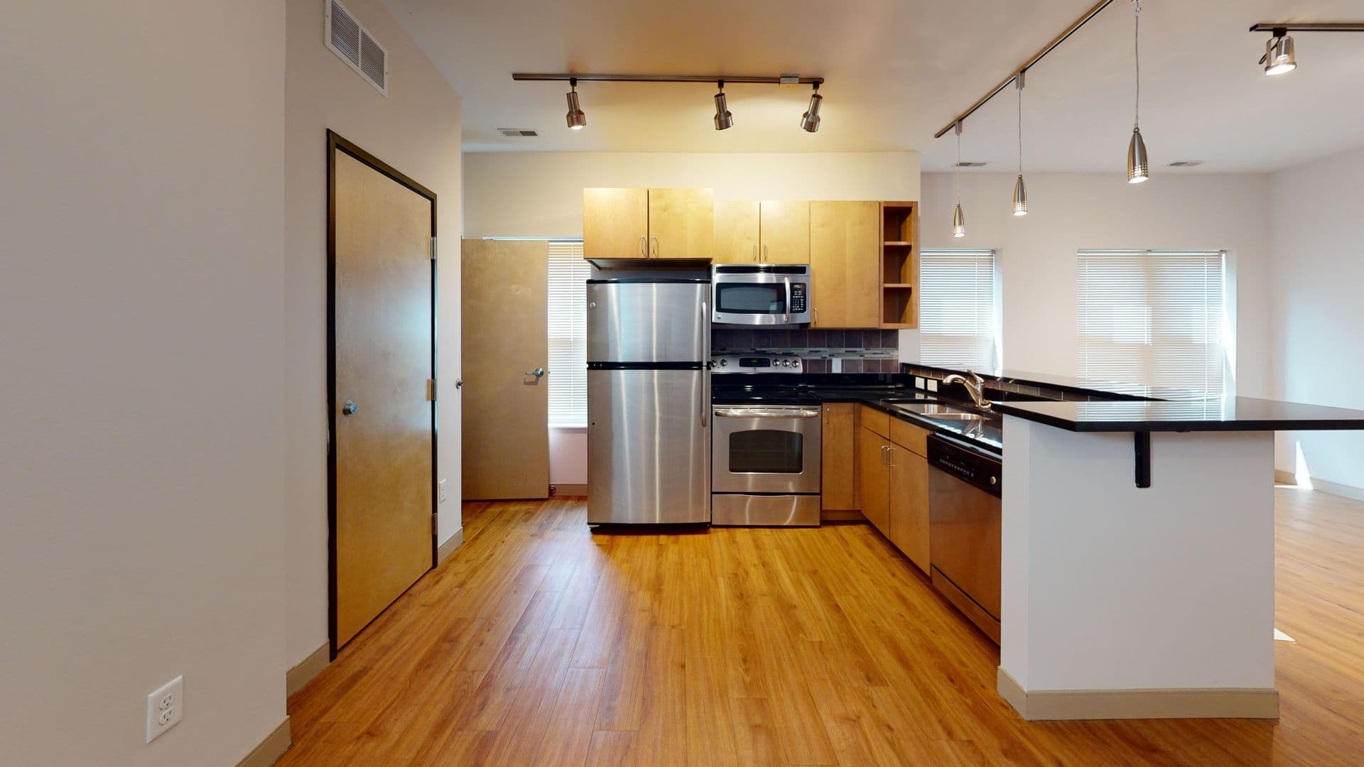 Minneapolis Apartment: 1011 & 1015 4th St SE
