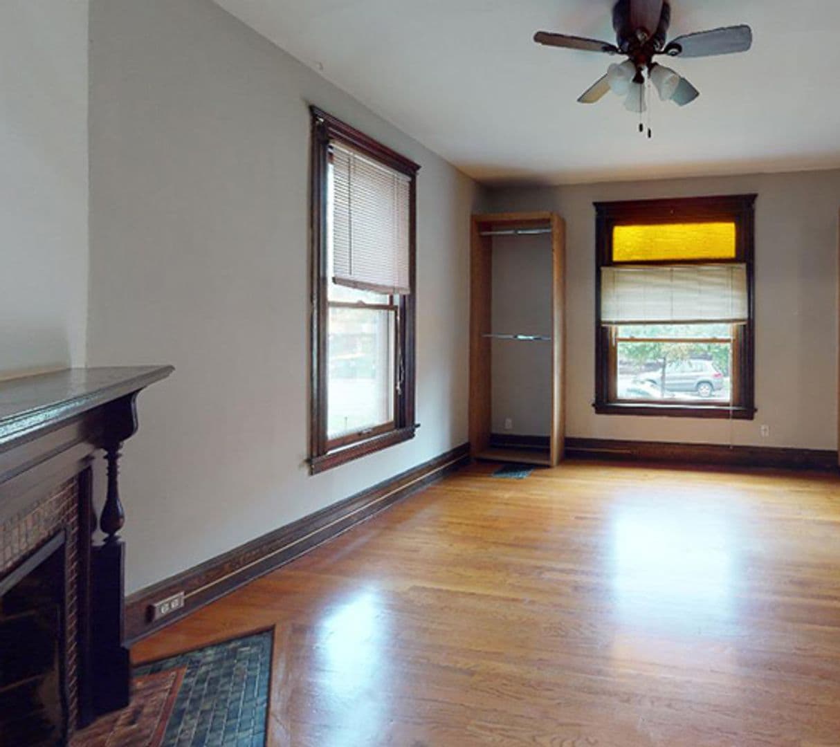 Minneapolis House: 518 12th Ave SE