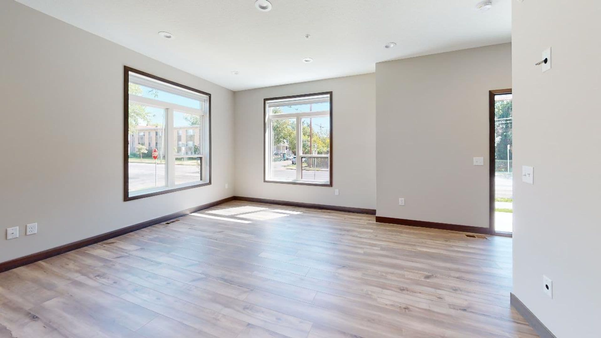 Minneapolis Apartment: 619 10th Ave SE