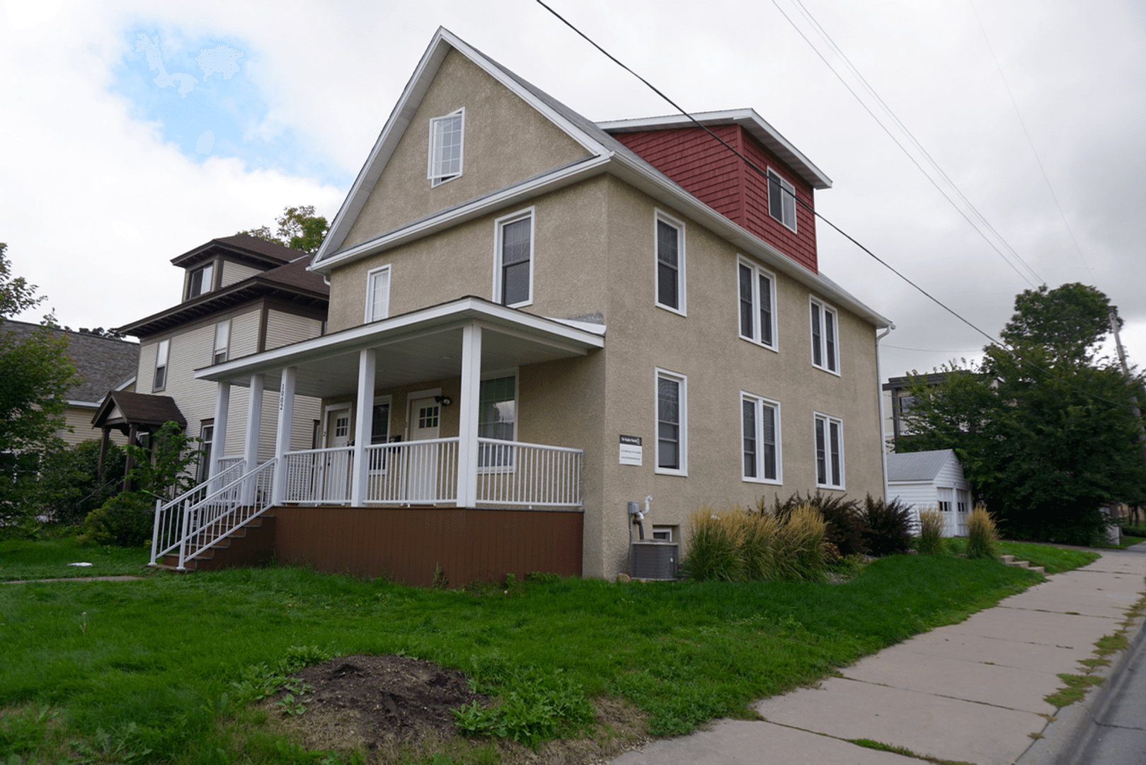 Minneapolis Apartment: 1002 13th Ave SE