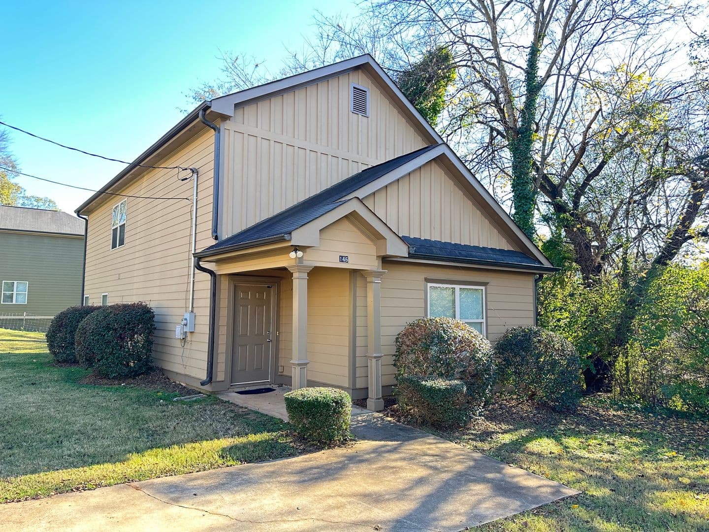 Athens House: 146 Ruth Street