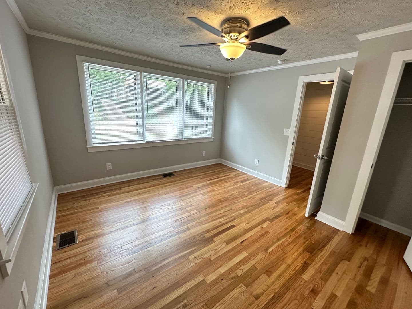 Athens House: 142 S. Poplar St.