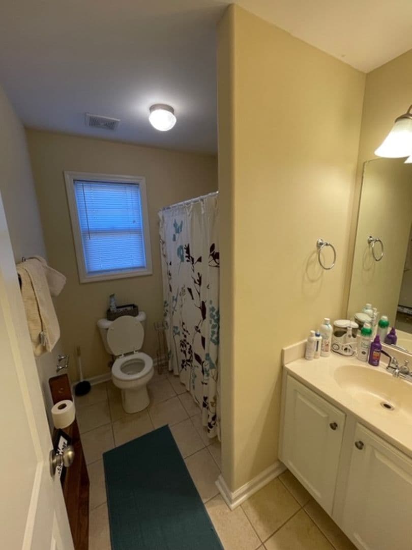 Athens House: 125 Magnolia Bluff Dr.