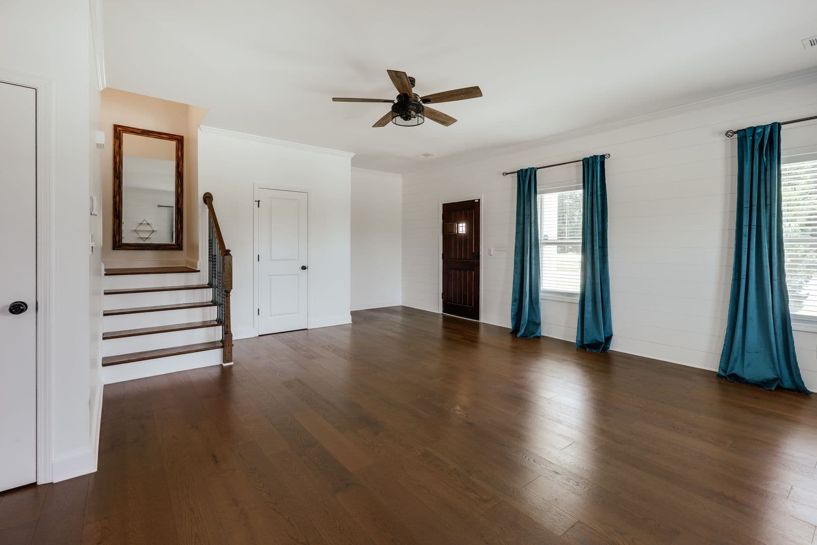 Athens House: 499 Little Oaks St.