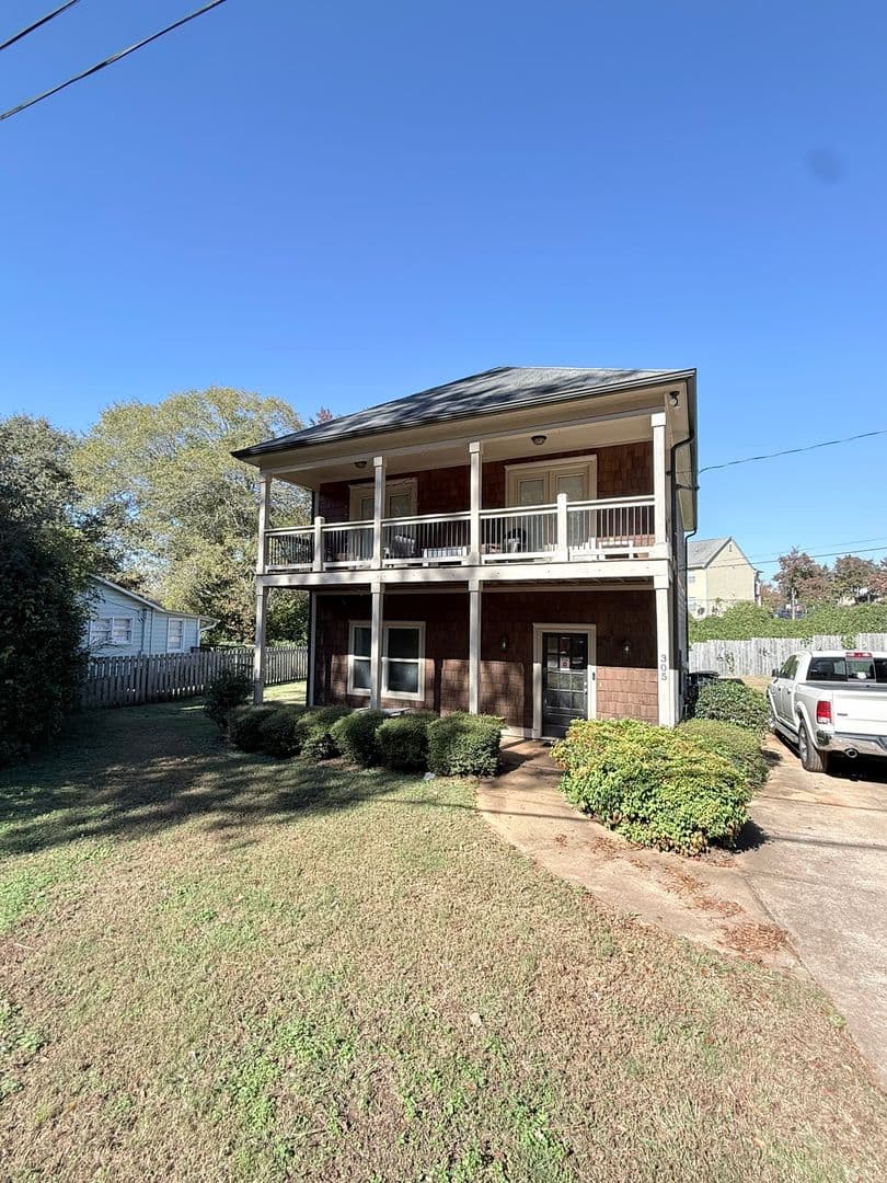 Athens House: 305 Conrad Drive