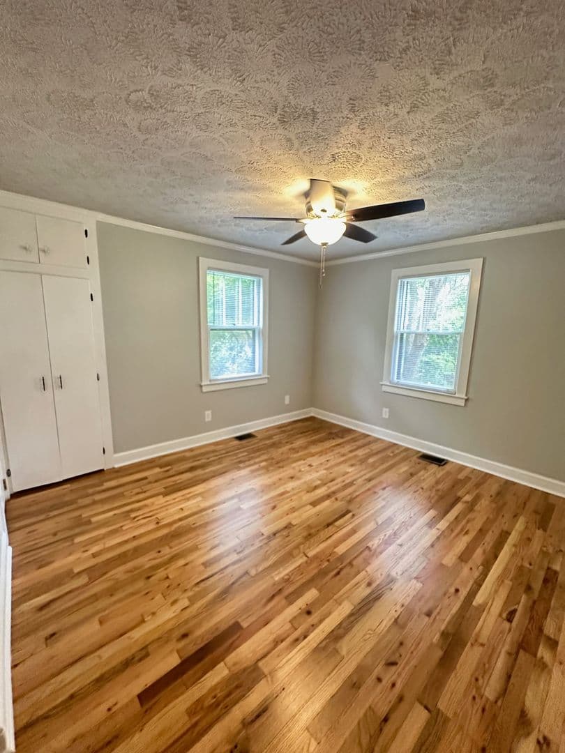 Athens House: 142 S. Poplar St.