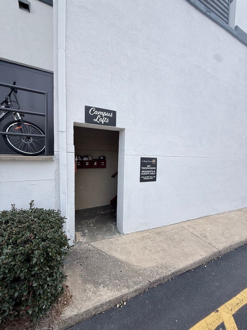 Athens Apartment: 723 Baxter St