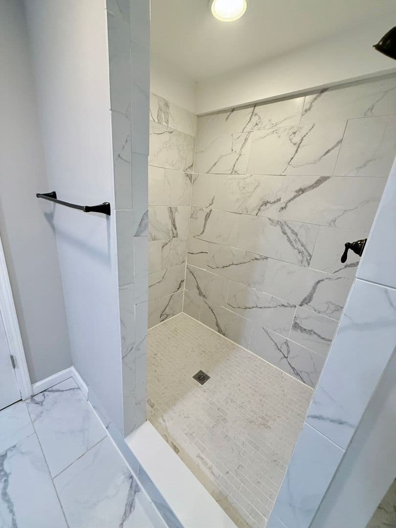 Athens Apartment: 165 Conrad Dr.