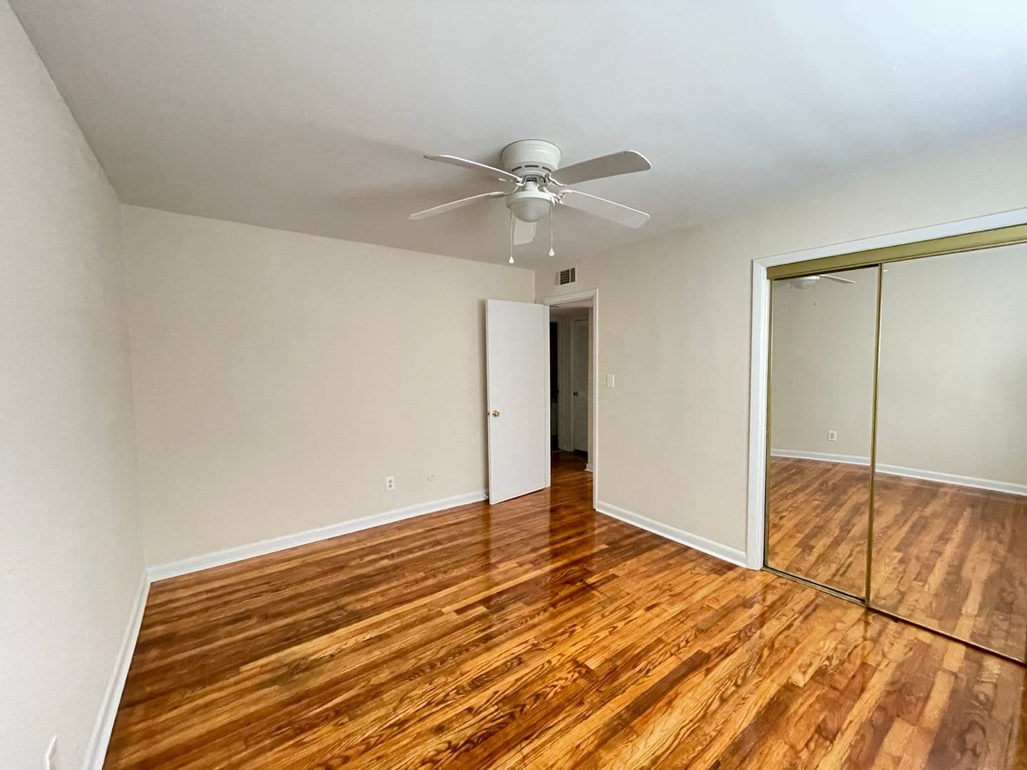 Athens Apartment: 136 Grady Ave.