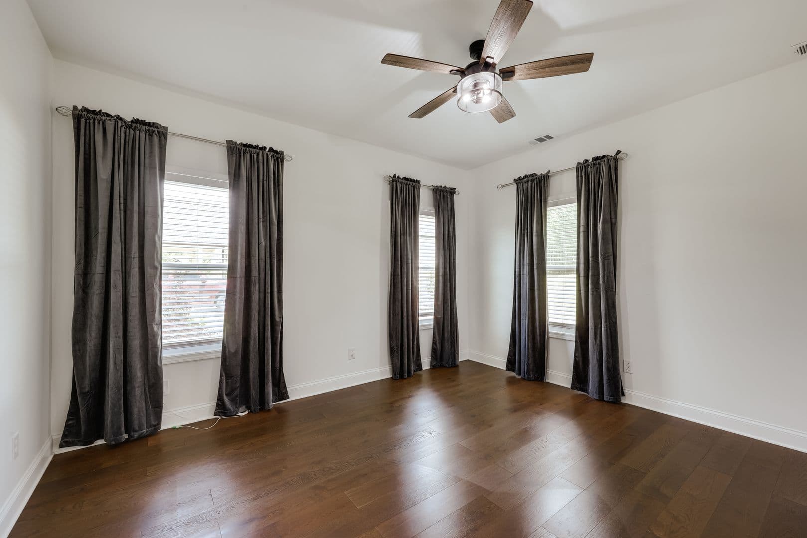 Athens House: 499 Little Oaks St.