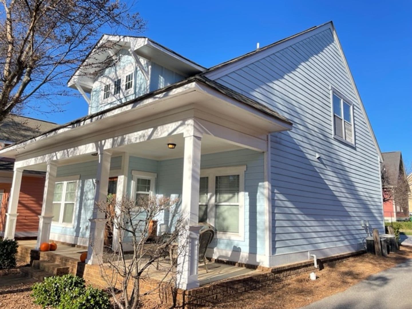 Athens House: 125 Magnolia Bluff Dr.