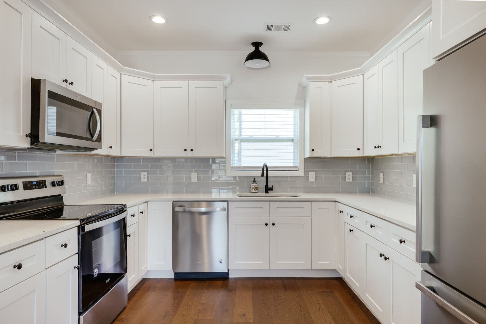 Athens House: 499 Little Oaks St.