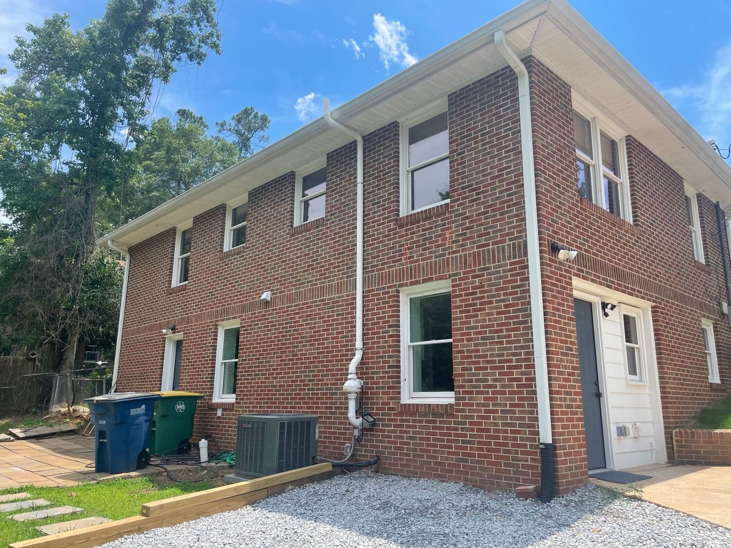 Athens Apartment: 165 Conrad Dr.