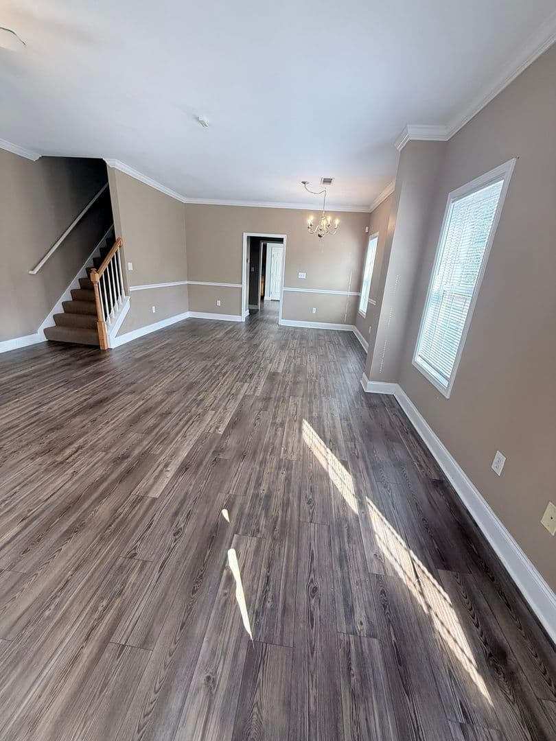 Athens House: 255 Wiltshire Dr