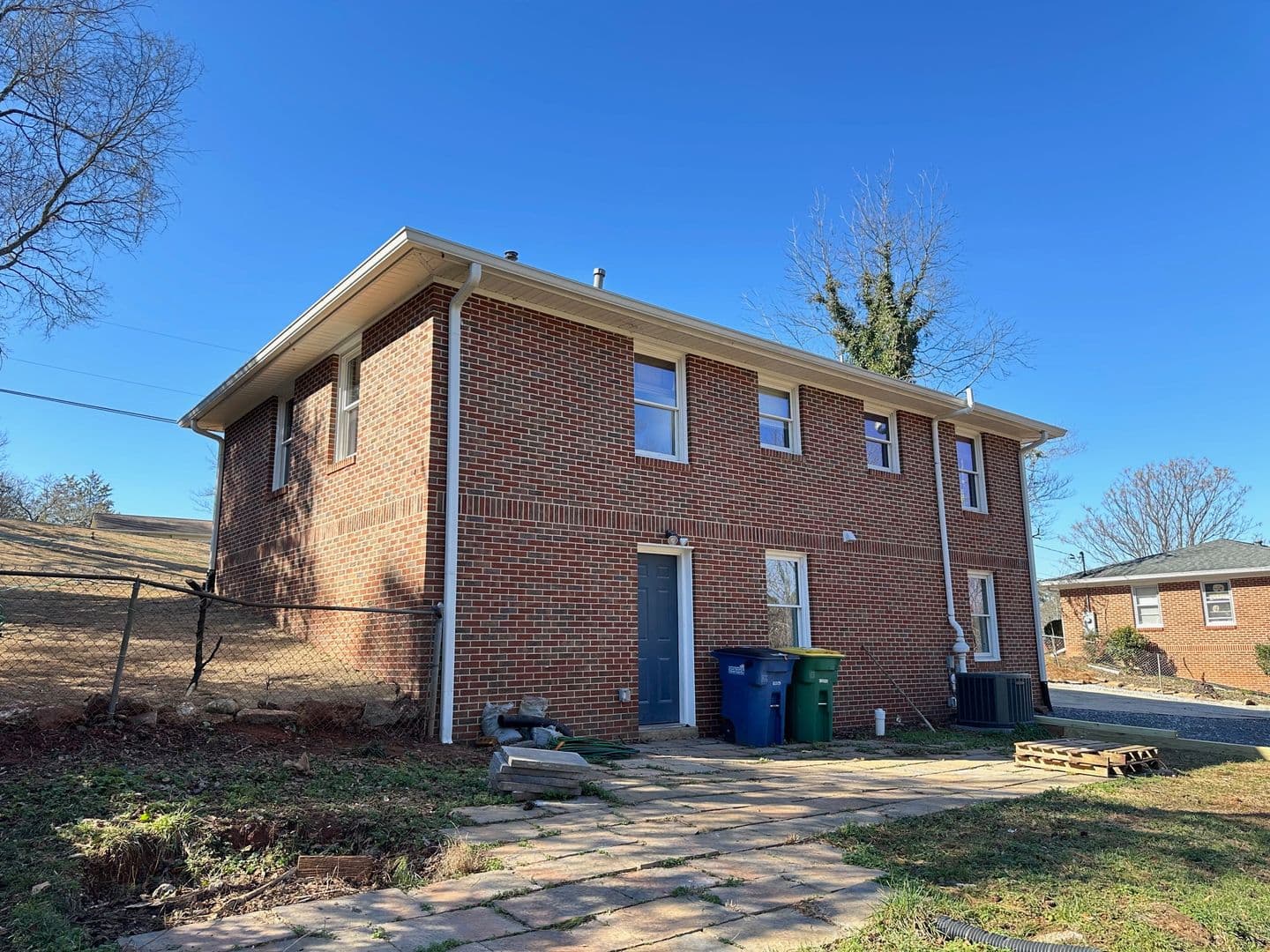 Athens Apartment: 165 Conrad Dr.